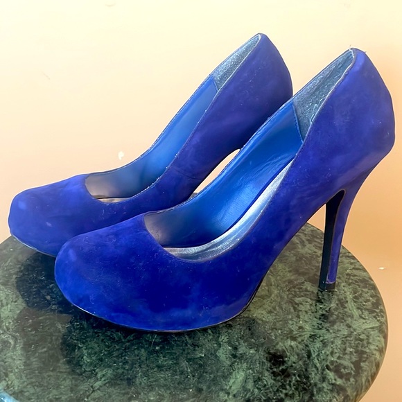 Blue Suede Shoes - Picture 2 of 5